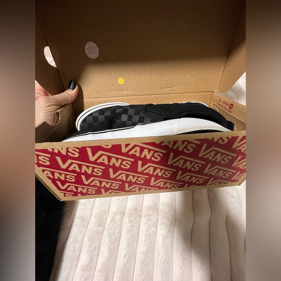 Vans - Picture 3 of 11